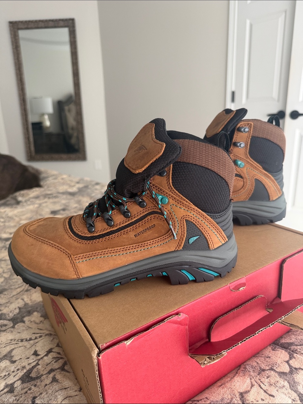 Red Wing 2346 Women Tradeswoman 6-Inch Safety Boot Size 8.5 B NWT in box - Picture 7 of 8